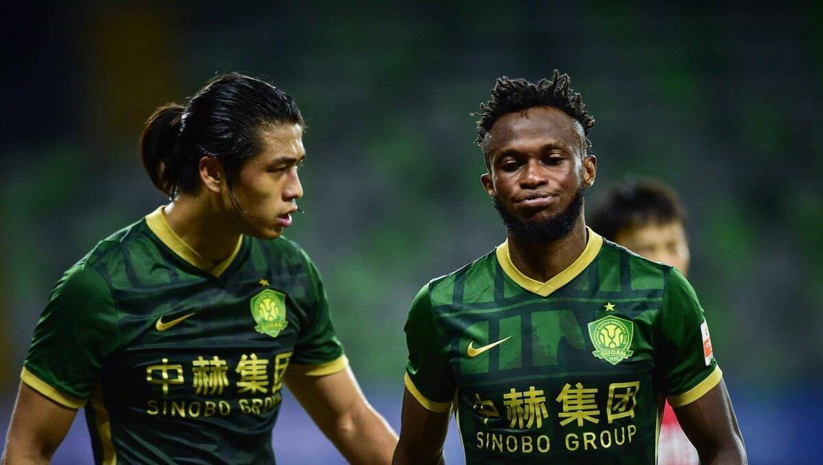 中亚球员冲出聚光灯,力挑大梁 中亚球员冲出聚光灯,力挑大梁