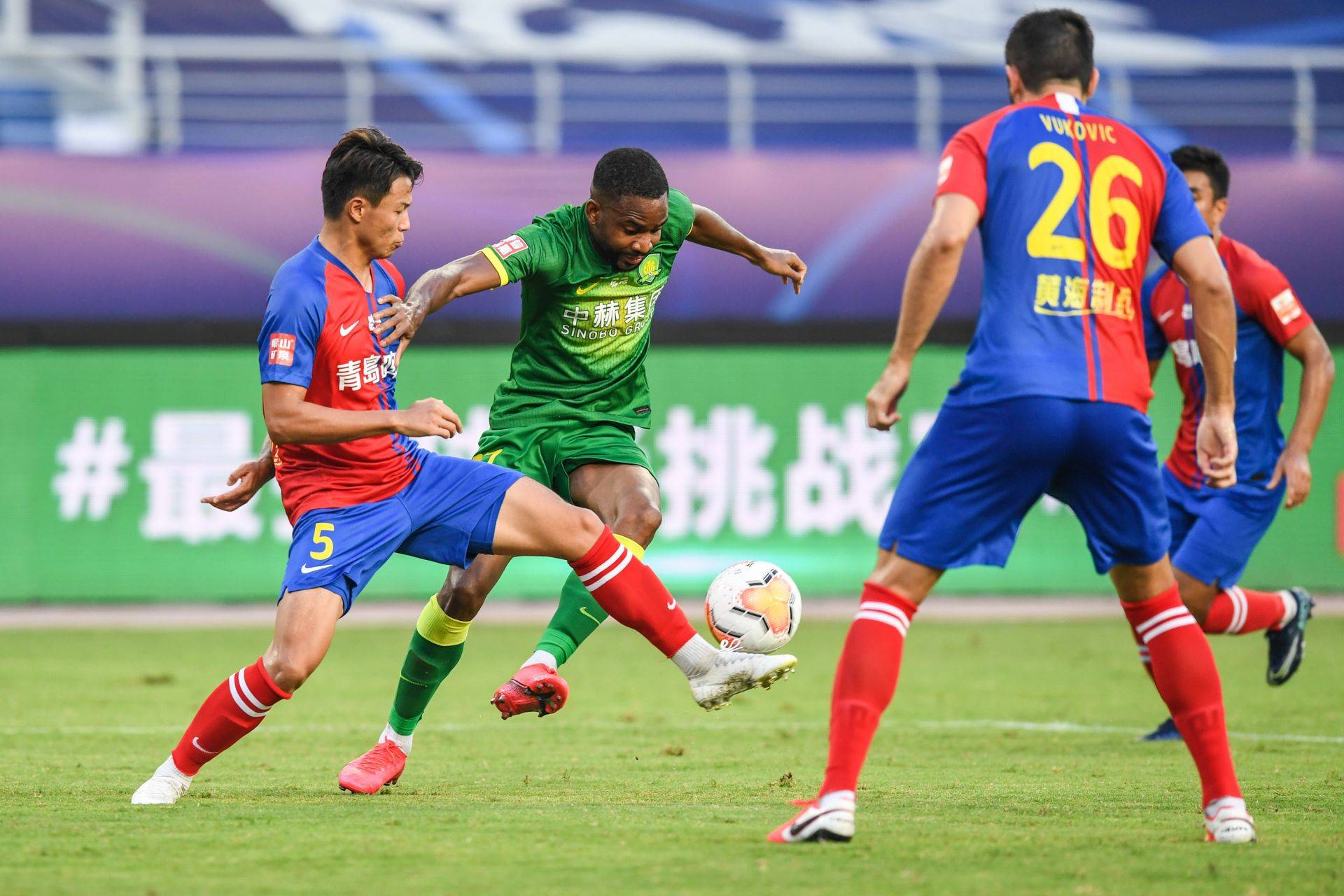 包含情愿长胜！球员拼尽全力力挽狂澜的词条