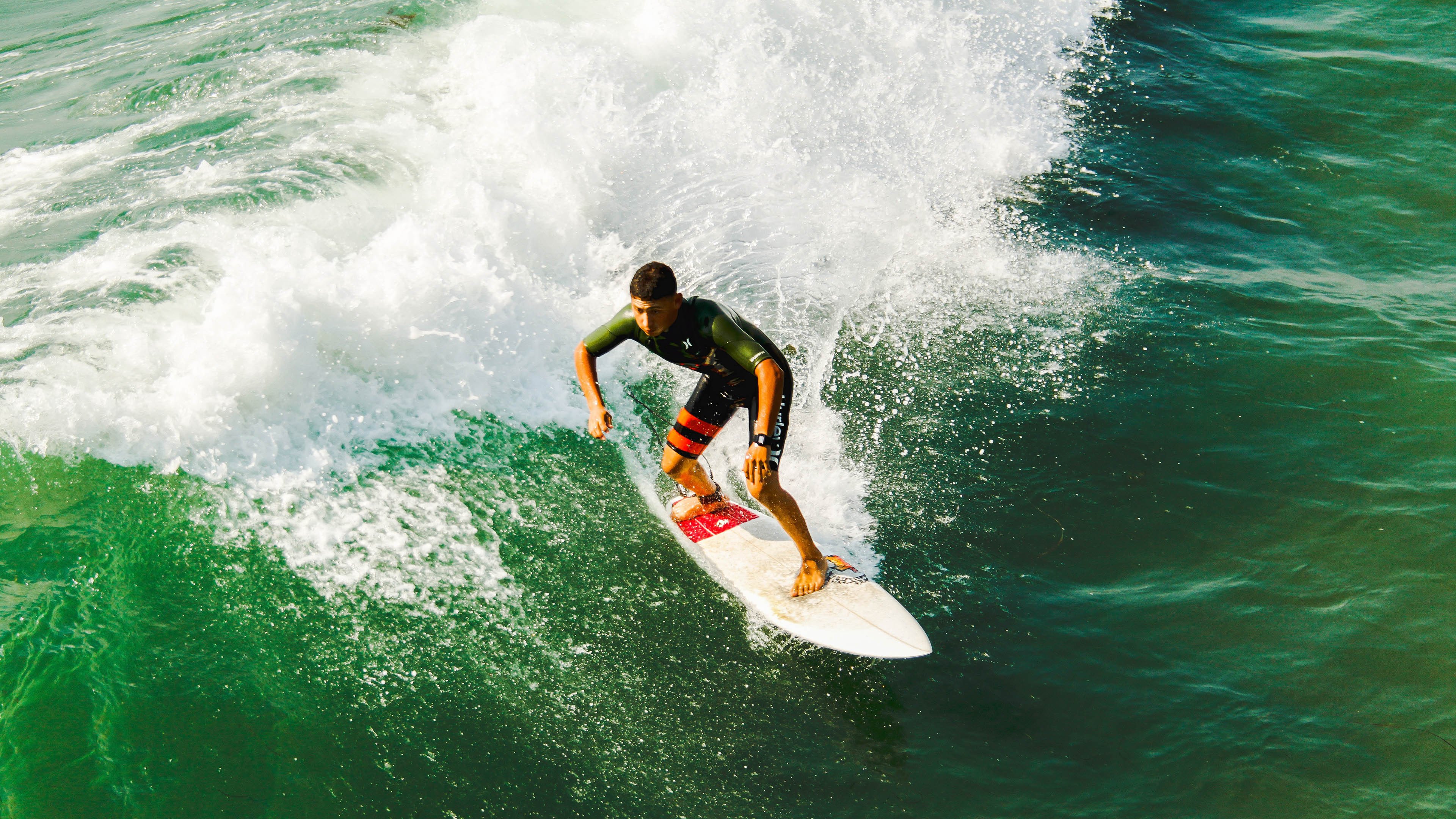 巴黎之夜,阿圭罗关键一击助阿根廷突围牙买加铁壁